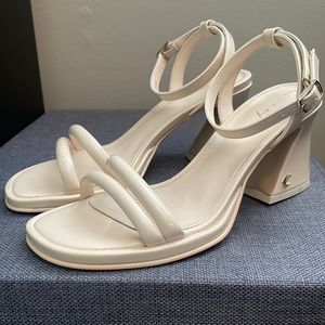 Size 6 Circus NY heels

2 1/2" heel
Synthetic upper and lining/rubber sole